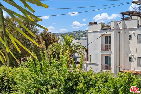 $749,000 | 625 North Flores Street, Unit 304, West Hollywood, CA 90048