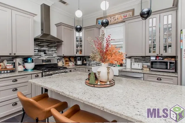 $2,800 | 2229 Iberville Street, New Orleans, LA 70119