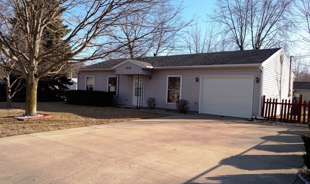 1836 Rieder Street Warsaw, IN 46580 - Photo 1 of 12 Gallery Image 1