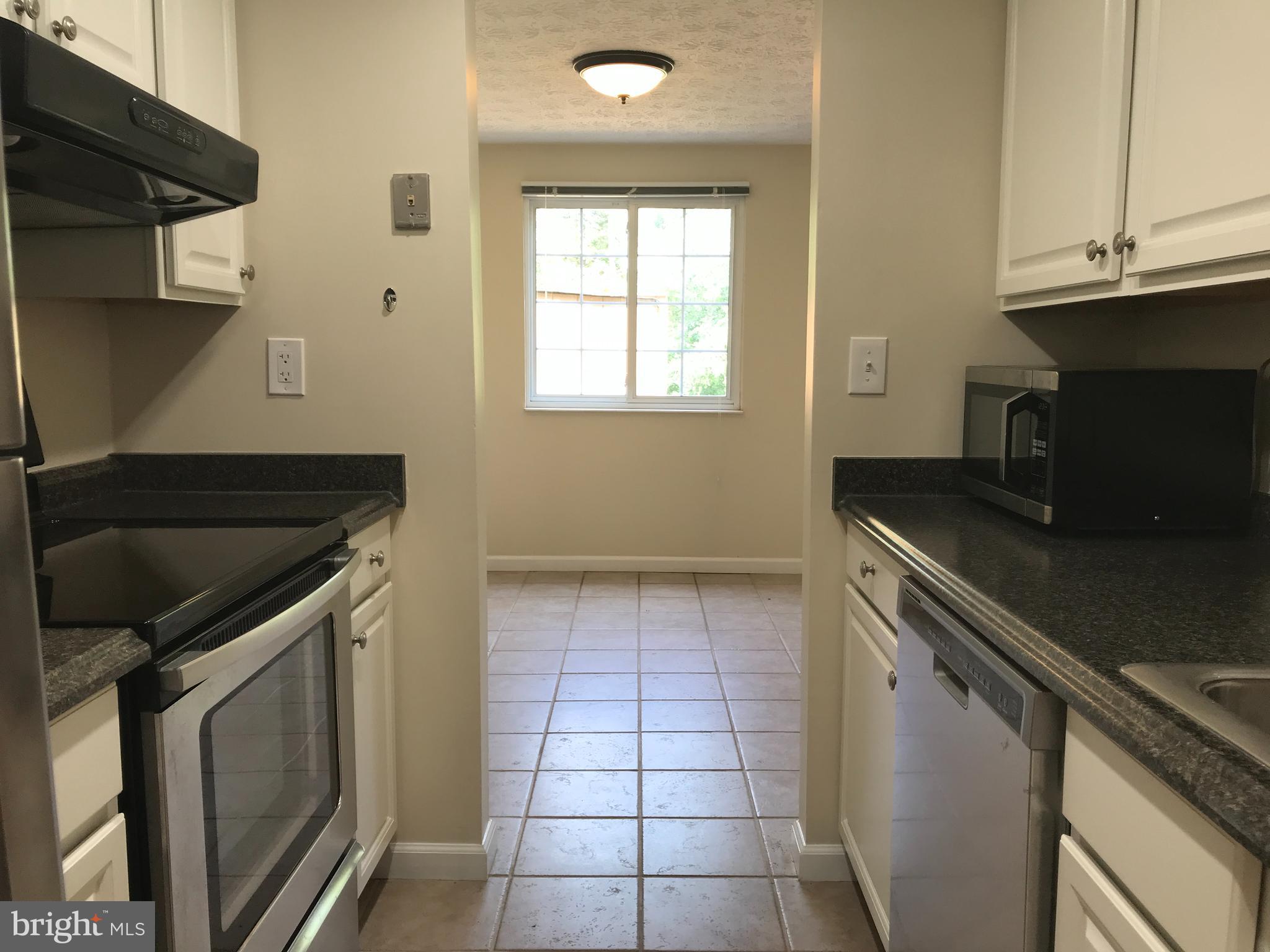 12144 Purple Sage Court Reston, VA 20194 - Photo 6 of 21 Kitchen