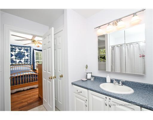 4 Paxton Way, Unit 2 Windham, ME 04062 - Photo 11 of 17 Master Bath/Spa.