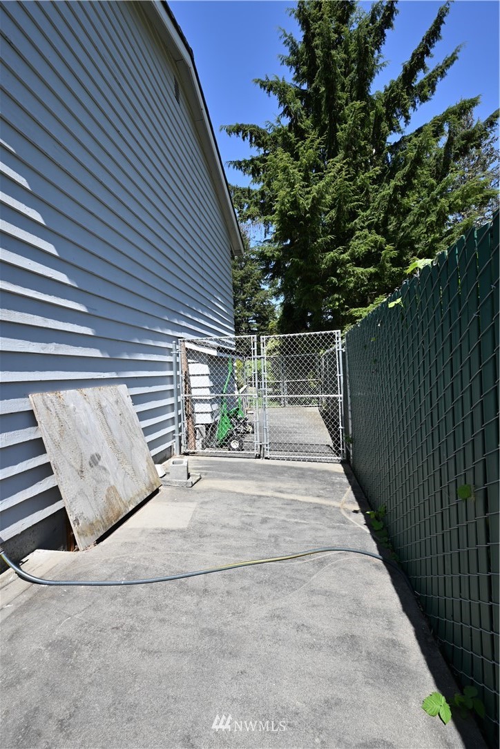 2426 243rd Place Southwest Bothell, WA 98021 - Photo 26 of 33