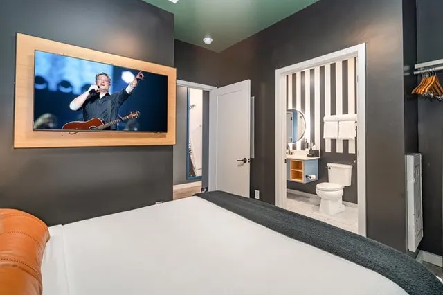 $839,900 | 50 Music Square West, Unit 417, Nashville, TN 37203