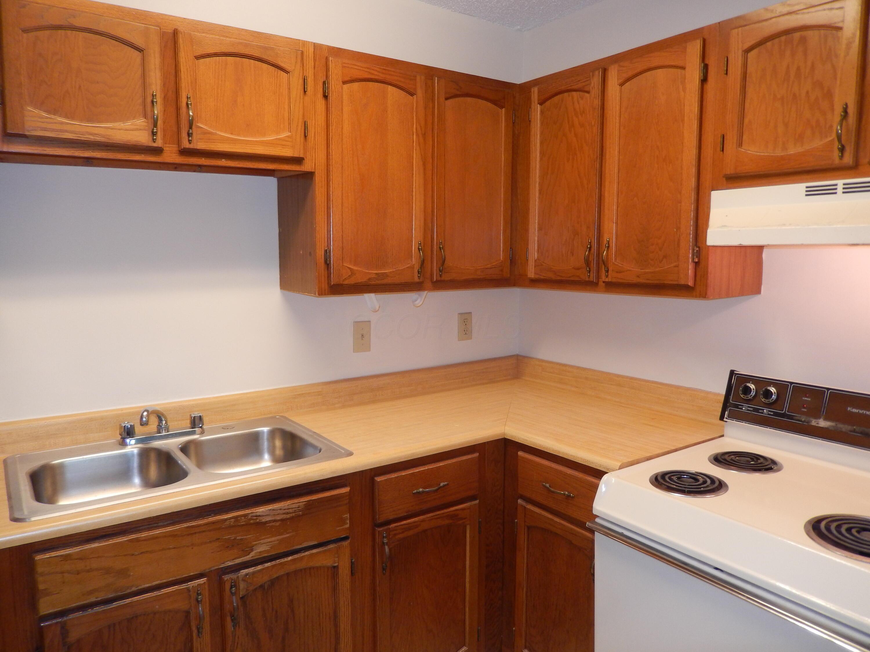 4143 Karl Road, Unit 214 Columbus, OH 43224 - Photo 11 of 25 Kitchen