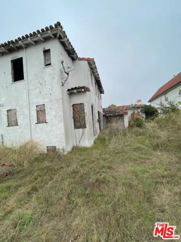 a view of a door of the house