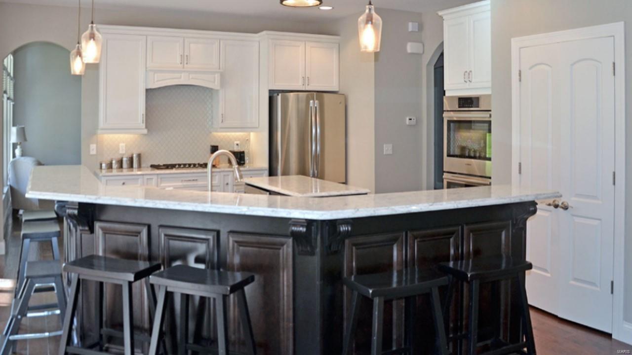 11682 Denny Road St. Louis, MO 63126 - Photo 3 of 28 Gallery Image 3