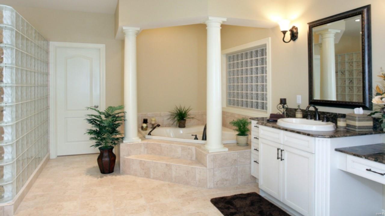 11682 Denny Road St. Louis, MO 63126 - Photo 9 of 28 Gallery Image 9
