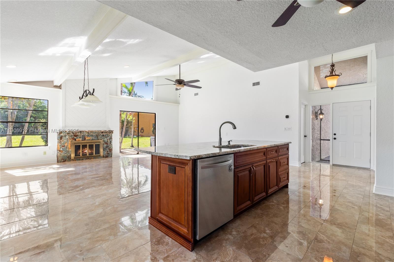 21344 Escondido Way South Boca Raton, FL 33433 - Photo 5 of 27