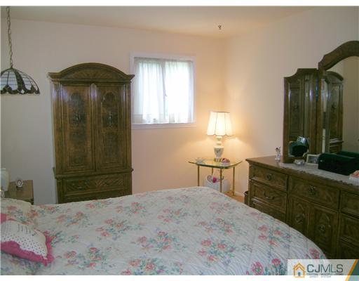 106 Overbrook Road Piscataway, NJ 08854 - Photo 12 of 19 Gallery Image 12