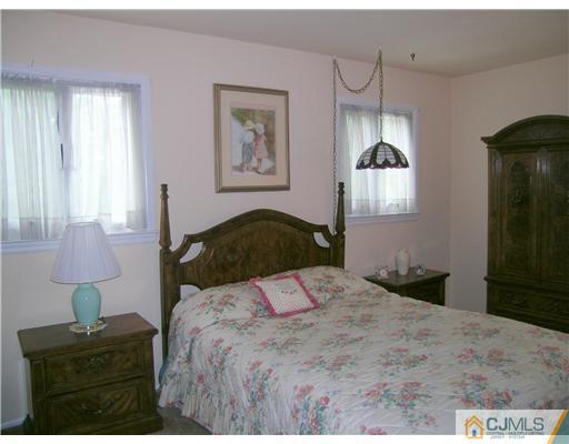 106 Overbrook Road Piscataway, NJ 08854 - Photo 13 of 19 Gallery Image 13