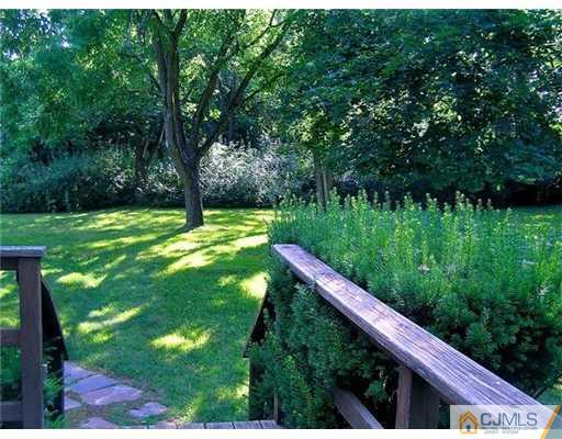 106 Overbrook Road Piscataway, NJ 08854 - Photo 16 of 19 Gallery Image 16