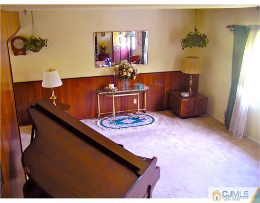 106 Overbrook Road Piscataway, NJ 08854 - Photo 3 of 19 Gallery Image 3