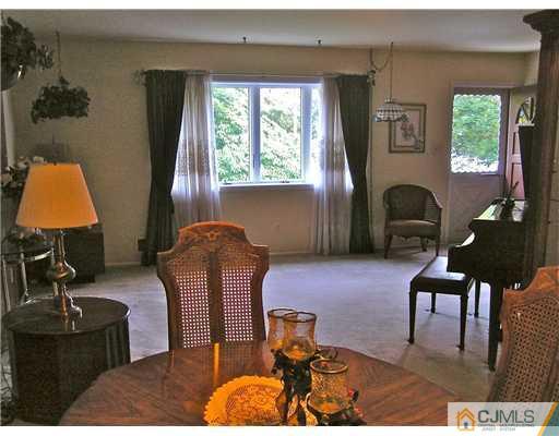106 Overbrook Road Piscataway, NJ 08854 - Photo 4 of 19 Gallery Image 4
