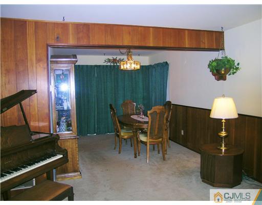 106 Overbrook Road Piscataway, NJ 08854 - Photo 5 of 19 Gallery Image 5