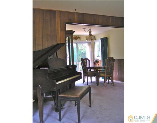 106 Overbrook Road Piscataway, NJ 08854 - Photo 8 of 19 Gallery Image 8