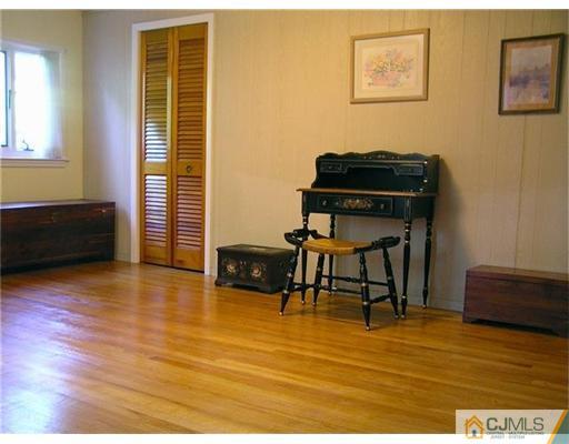 106 Overbrook Road Piscataway, NJ 08854 - Photo 10 of 19 Gallery Image 10
