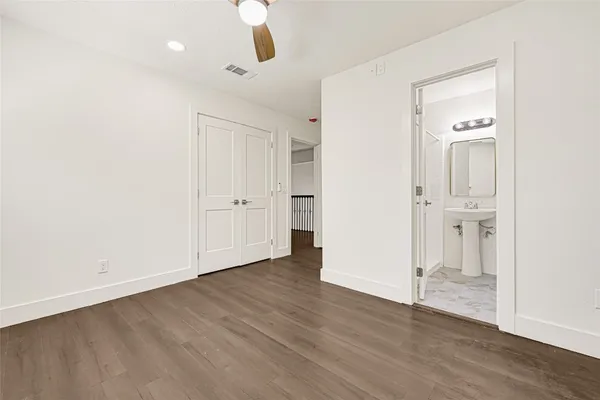 $950,000 | 30 Willowherb Court, The Woodlands, TX 77380