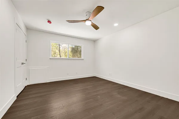 $950,000 | 30 Willowherb Court, The Woodlands, TX 77380