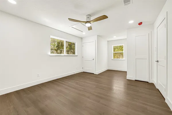 $950,000 | 30 Willowherb Court, The Woodlands, TX 77380