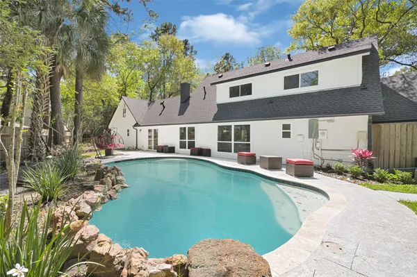 $950,000 | 30 Willowherb Court, The Woodlands, TX 77380