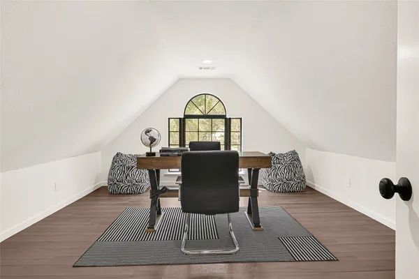 $950,000 | 30 Willowherb Court, The Woodlands, TX 77380