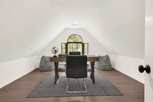 $950,000 | 30 Willowherb Court, The Woodlands, TX 77380