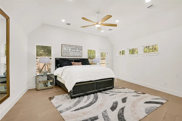 $950,000 | 30 Willowherb Court, The Woodlands, TX 77380