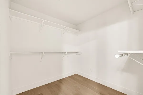 $950,000 | 30 Willowherb Court, The Woodlands, TX 77380