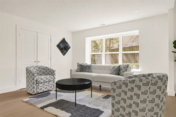 $950,000 | 30 Willowherb Court, The Woodlands, TX 77380