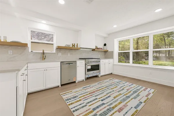 $950,000 | 30 Willowherb Court, The Woodlands, TX 77380