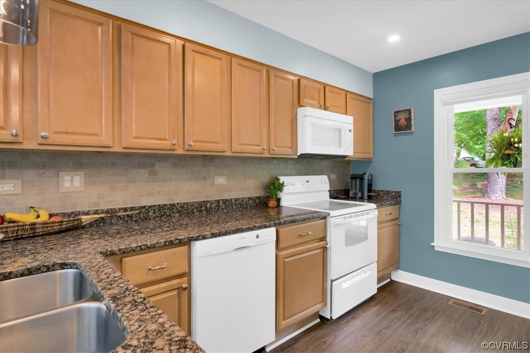 7121 Pointer Ridge Road Midlothian, VA 23112 - Photo 20 of 50 a kitchen with granite countertop a sink stainless steel appliances and cabinets
