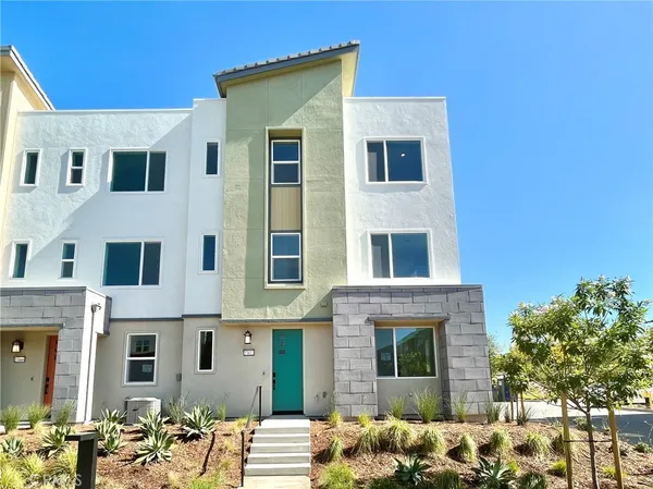 $4,200 | 27073 Tanager Lane, Valencia, CA 91381