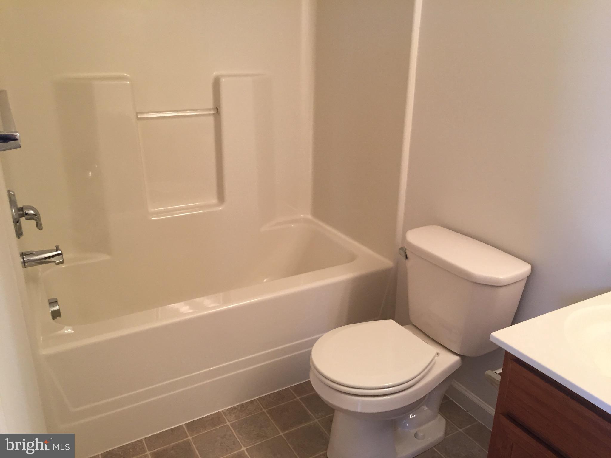 588 Fox Ridge Lane Lebanon, PA 17042 - Photo 20 of 43 Master full bath