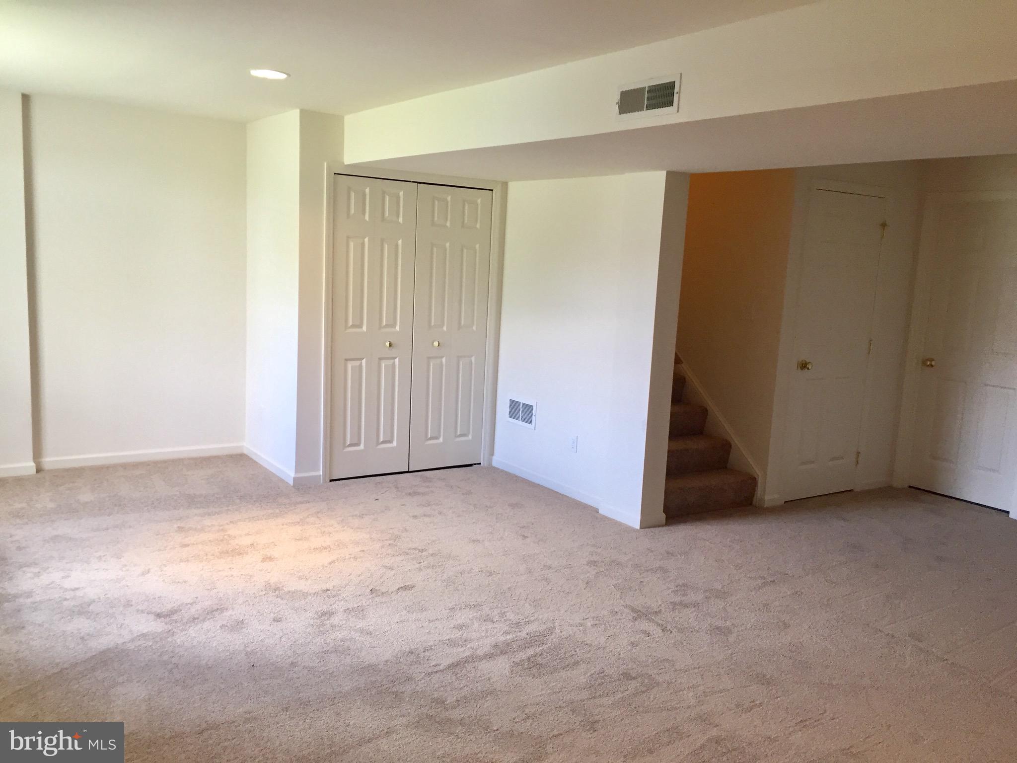 588 Fox Ridge Lane Lebanon, PA 17042 - Photo 33 of 43 Family Room