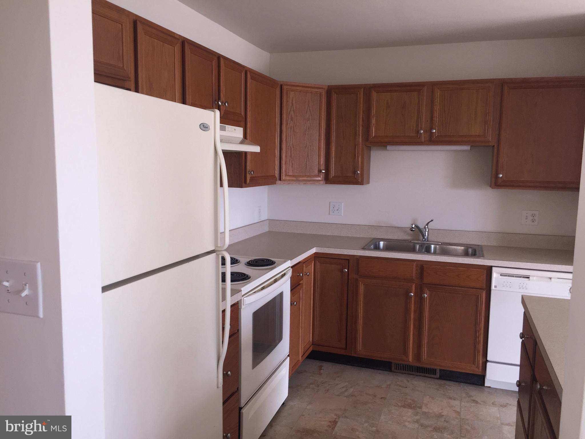 588 Fox Ridge Lane Lebanon, PA 17042 - Photo 10 of 43 Kitchen