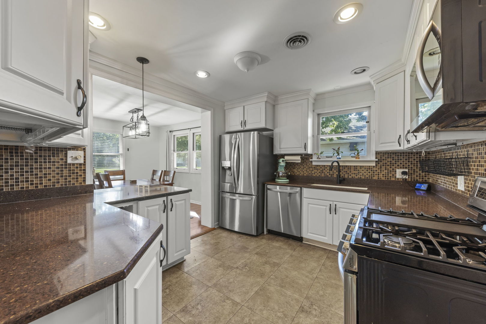 2441 Spruce Road Homewood, IL 60430 - Photo 11 of 22 Gallery Image 11