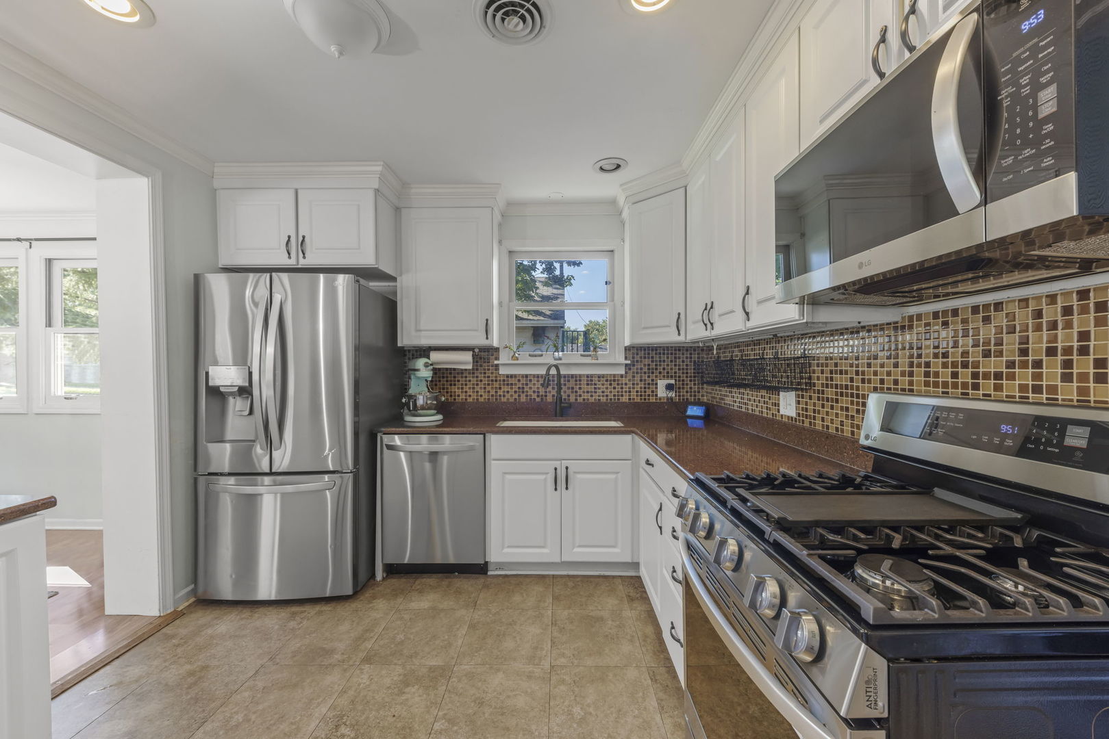 2441 Spruce Road Homewood, IL 60430 - Photo 12 of 22 Gallery Image 12