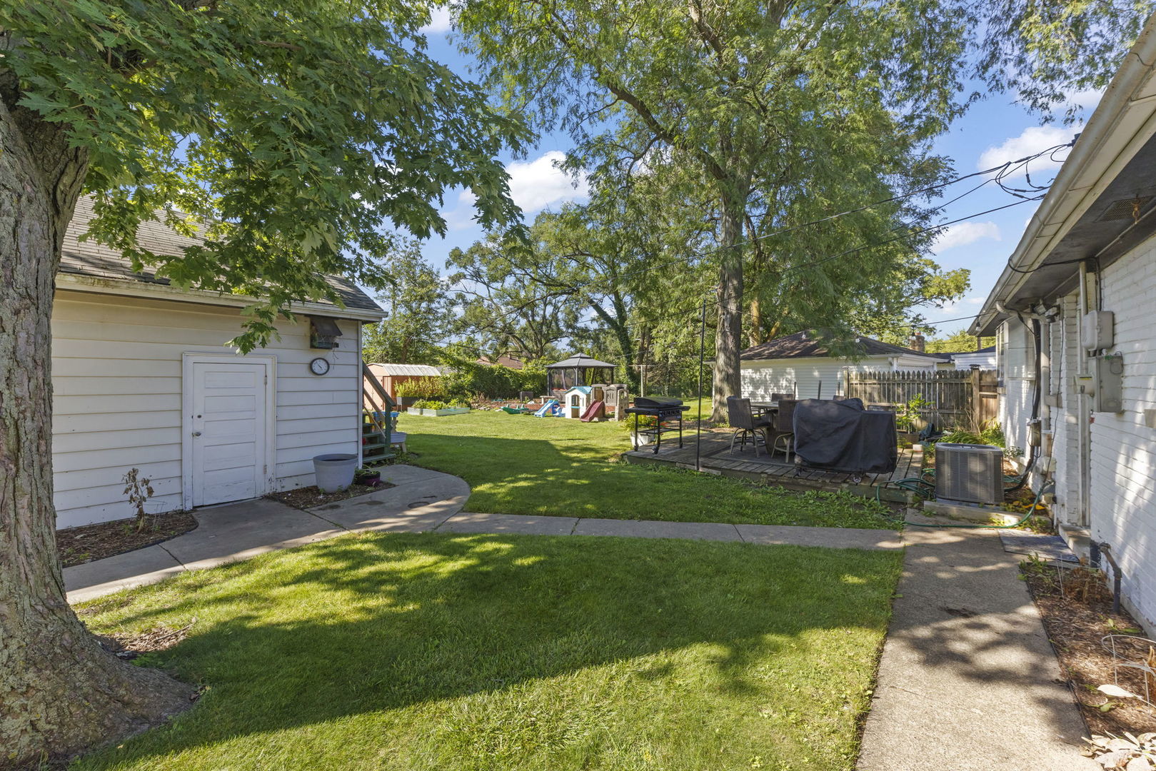 2441 Spruce Road Homewood, IL 60430 - Photo 18 of 22 Gallery Image 18