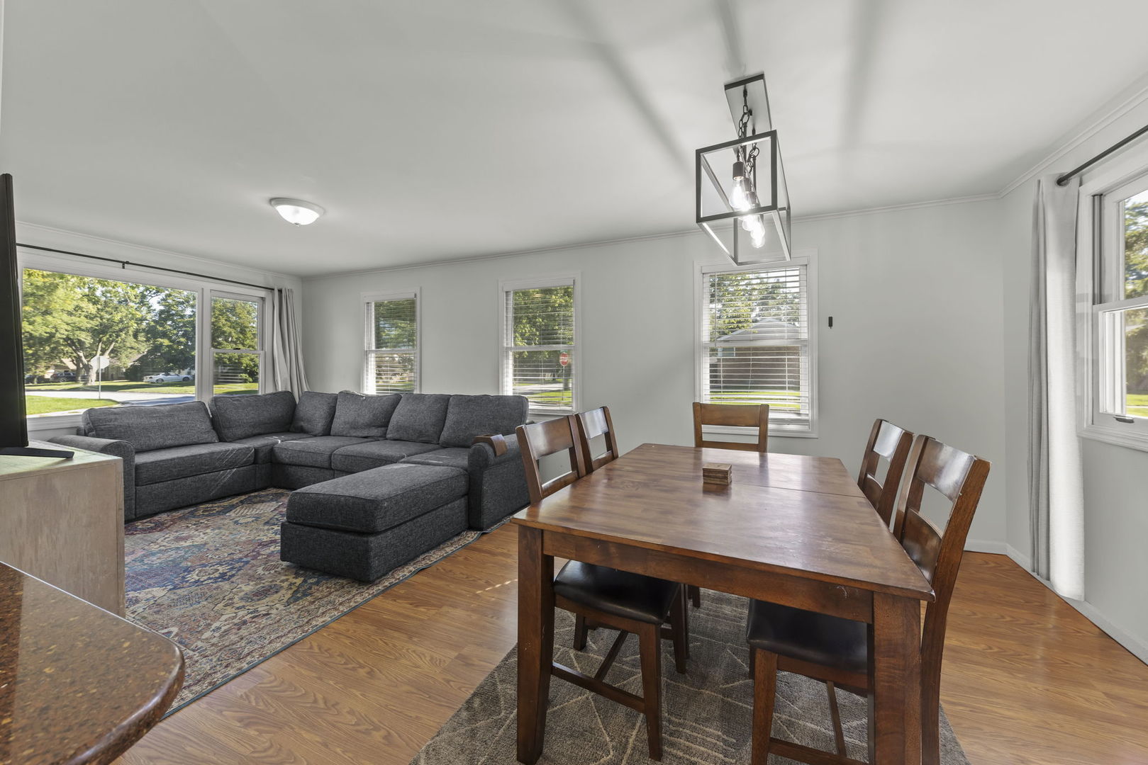 2441 Spruce Road Homewood, IL 60430 - Photo 9 of 22 Gallery Image 9