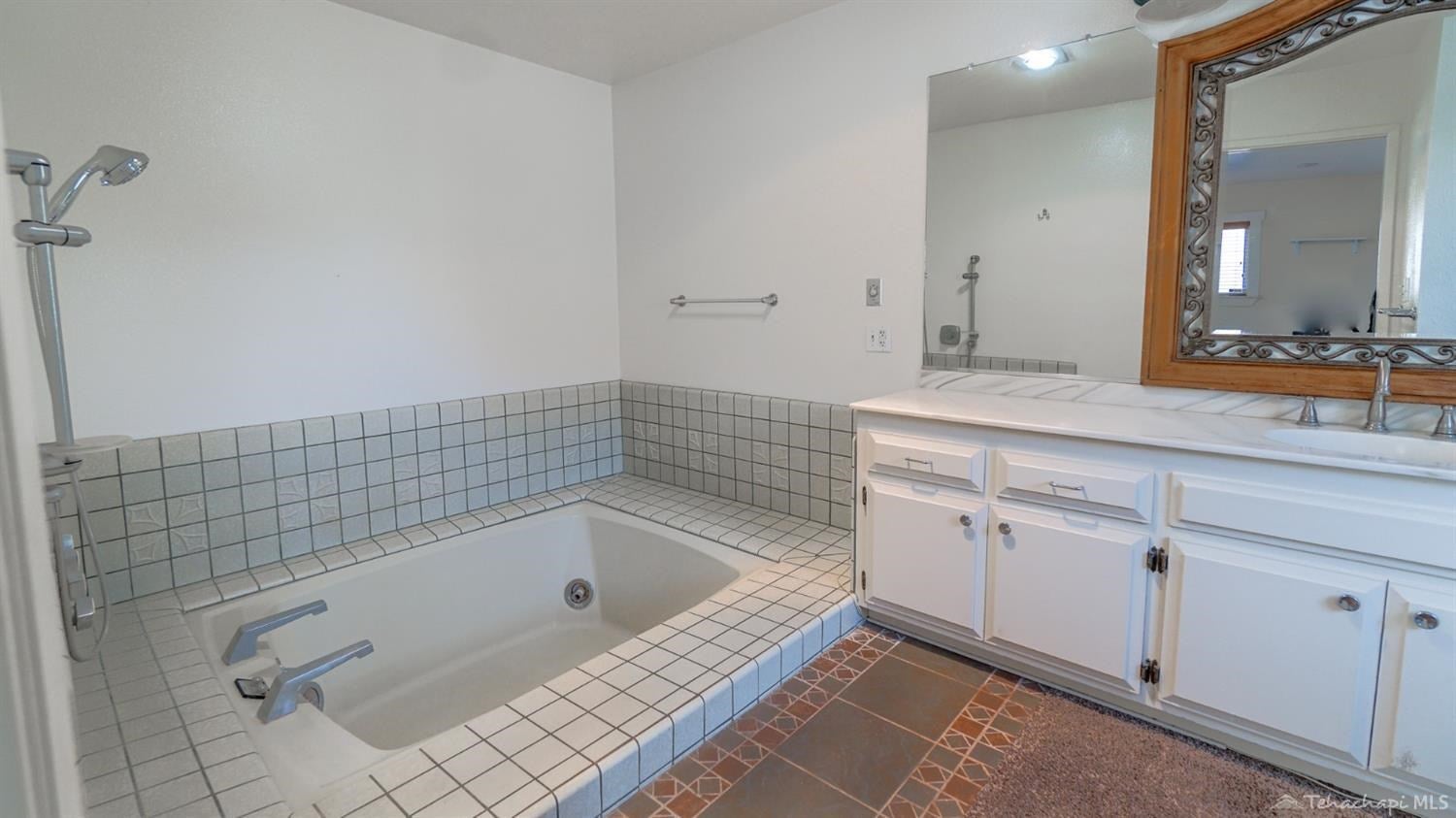 25401 Bear Valley Road Tehachapi, CA 93561 - Photo 21 of 35 Gallery Image 21
