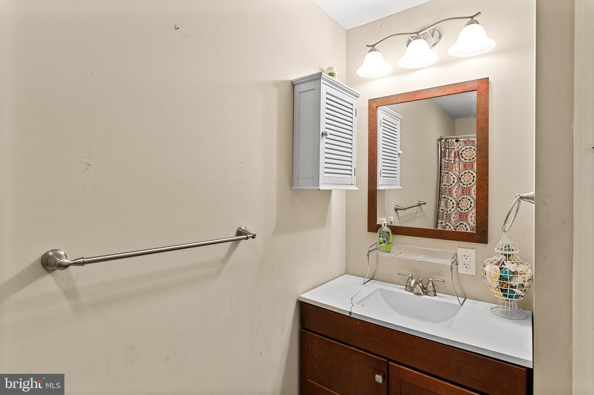 17 Grapevine Road Levittown, PA 19057 - Photo 22 of 38