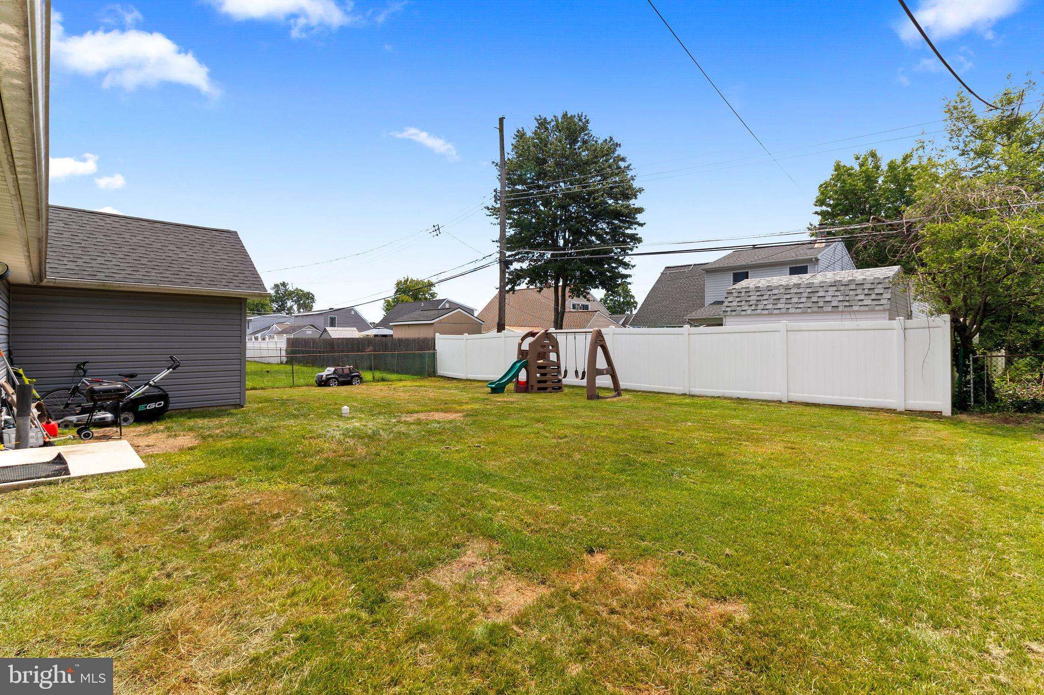 17 Grapevine Road Levittown, PA 19057 - Photo 34 of 38