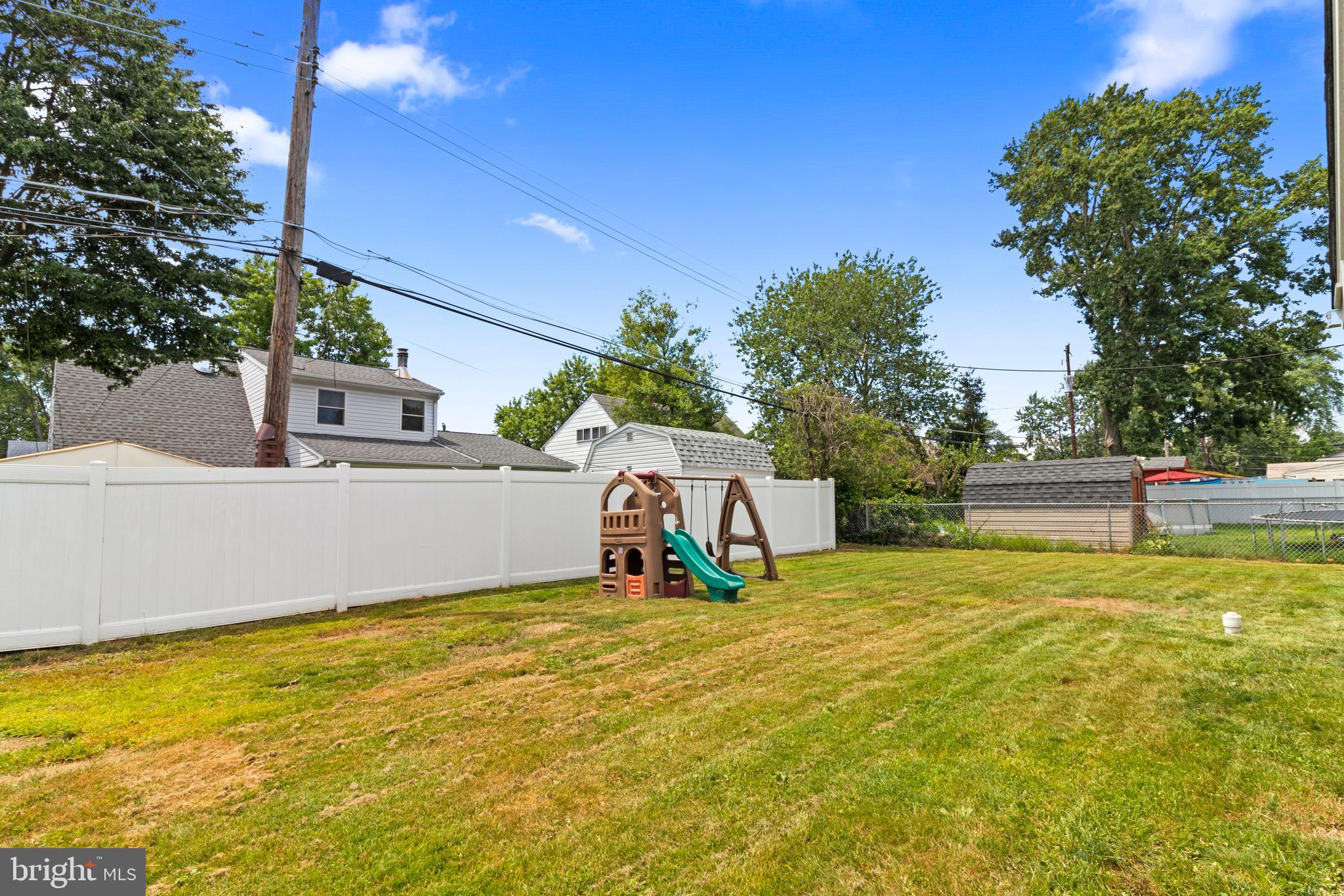 17 Grapevine Road Levittown, PA 19057 - Photo 36 of 38