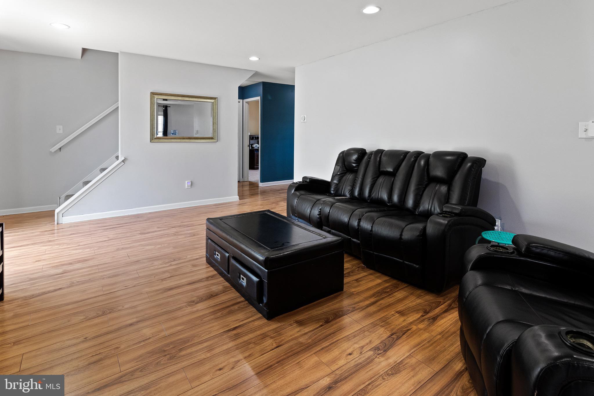 17 Grapevine Road Levittown, PA 19057 - Photo 6 of 38