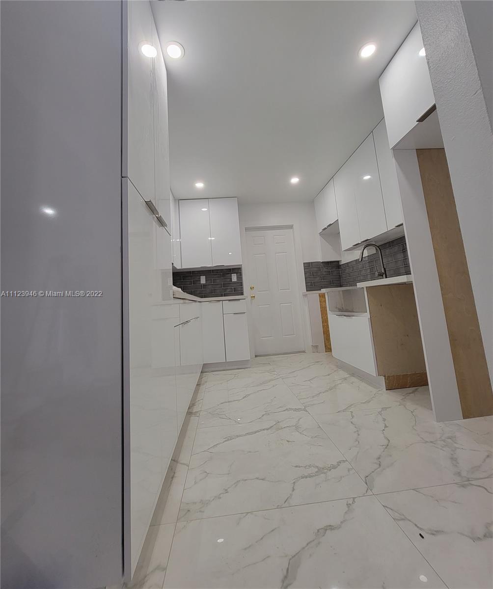 6501 Southwest 34th Street Miami, FL 33155 - Photo 14 of 62 a view of a electric room