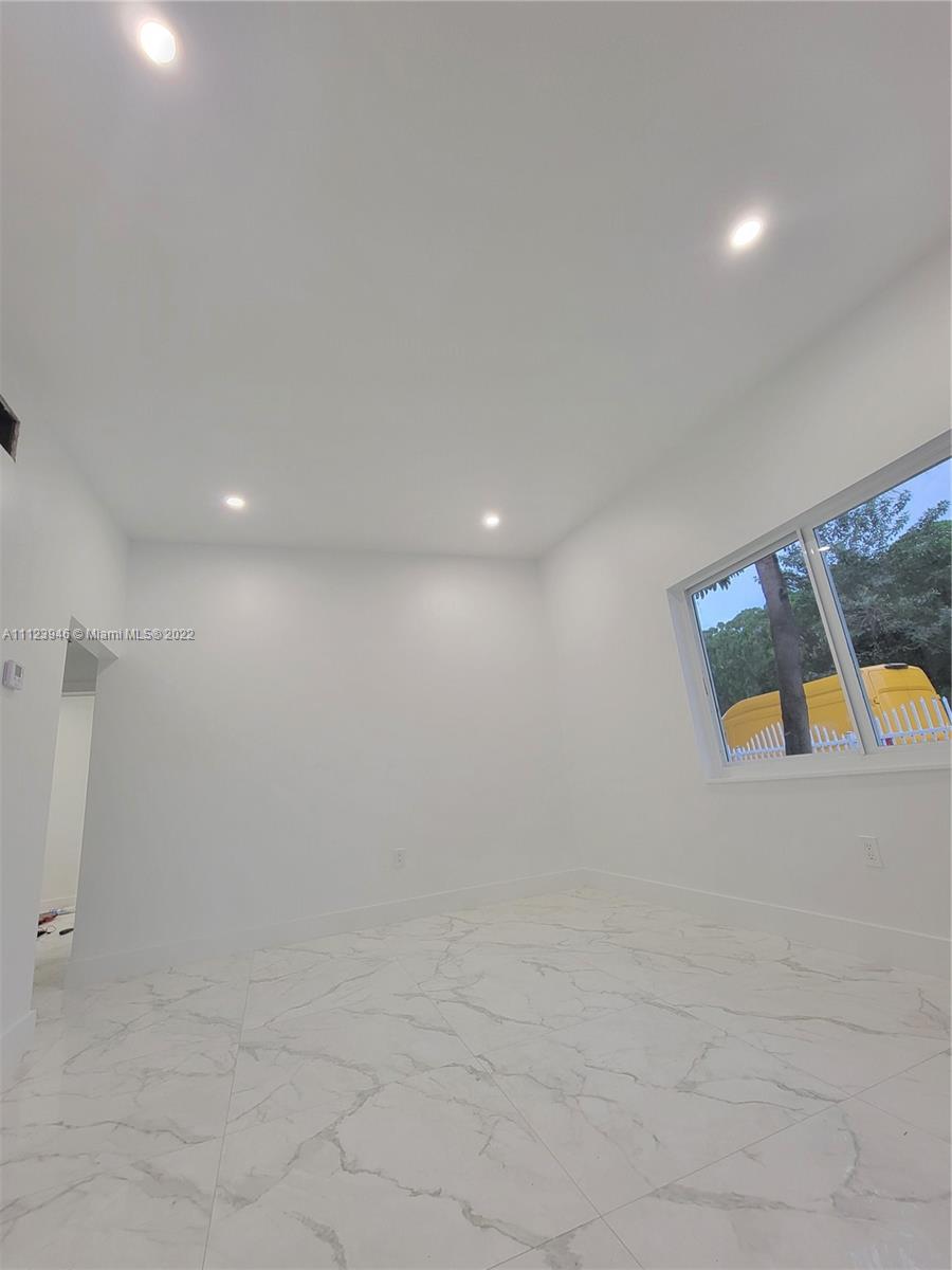 6501 Southwest 34th Street Miami, FL 33155 - Photo 49 of 62 a view of bathroom
