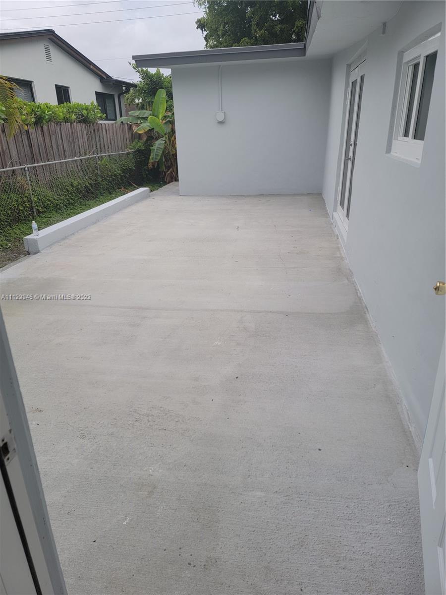 6501 Southwest 34th Street Miami, FL 33155 - Photo 56 of 62 a view of a garage