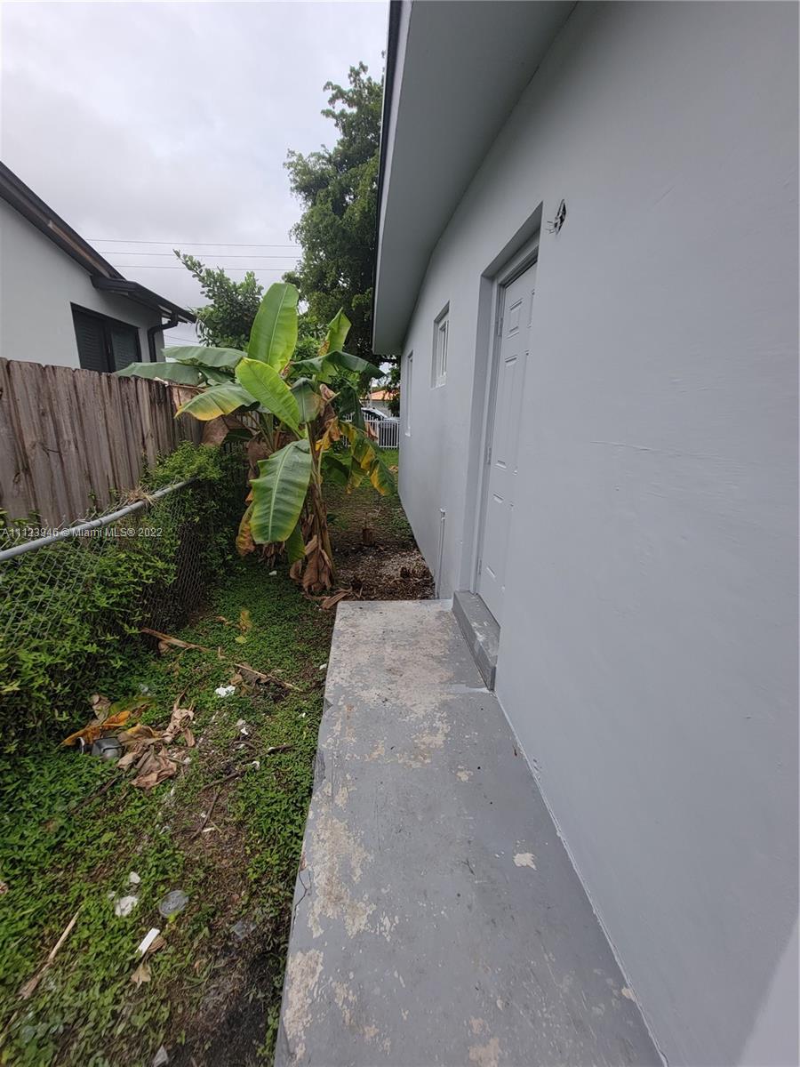 6501 Southwest 34th Street Miami, FL 33155 - Photo 59 of 62 a view of a backyard
