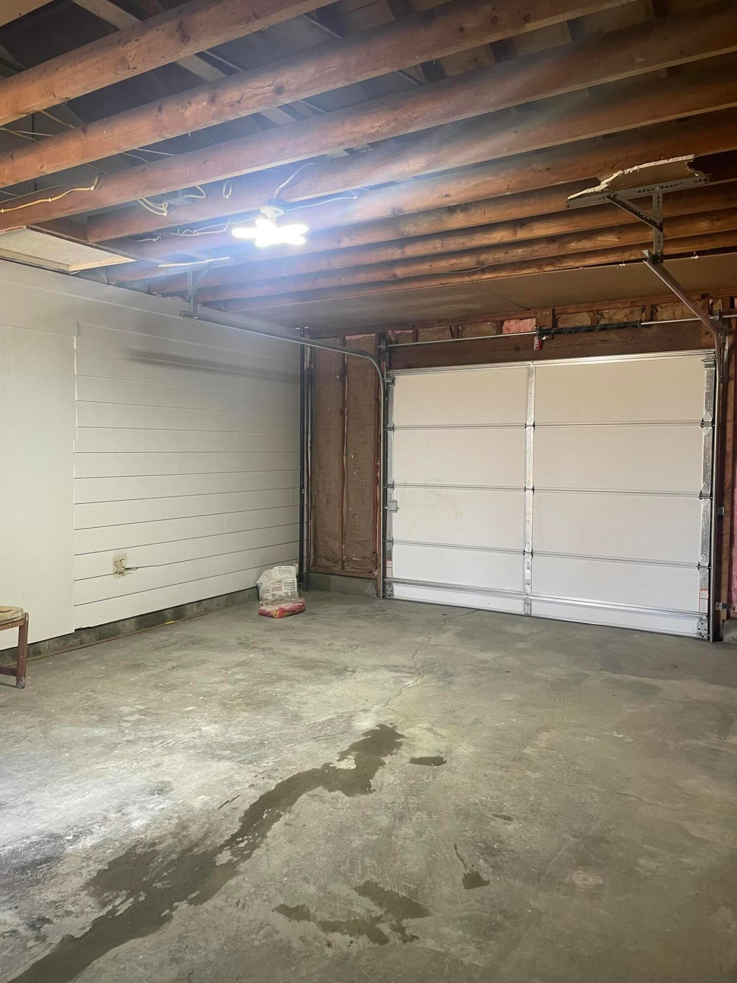 1144 Koebel Road Columbus, OH 43207 - Photo 17 of 17 Garage