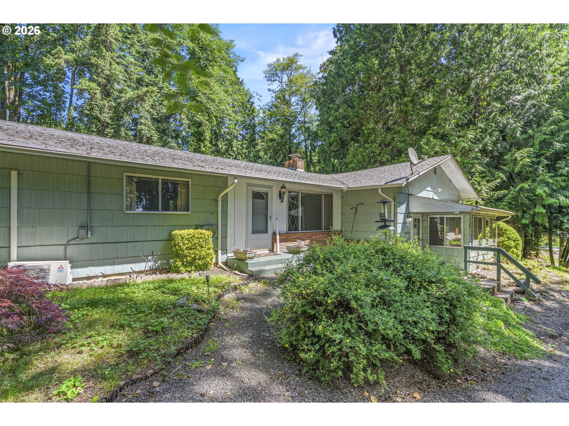 3739 Columbia Heights Road Longview, WA 98632 - Photo 2 of 28